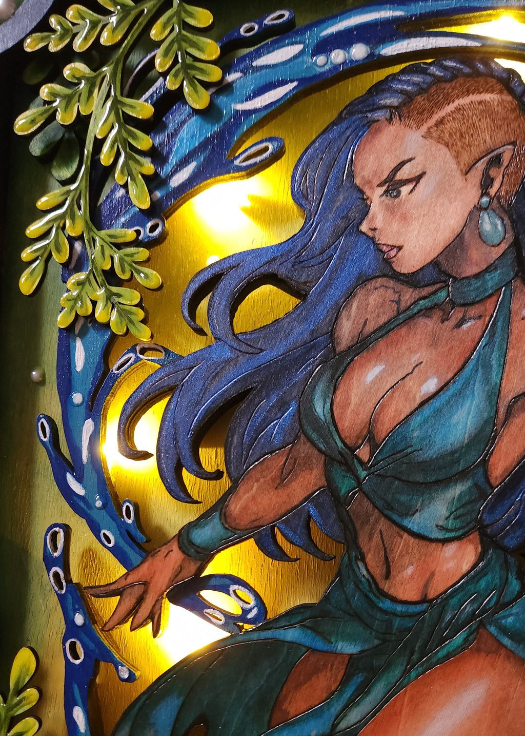 L'elfe de l'eau - Œuvre lumineuse en relief